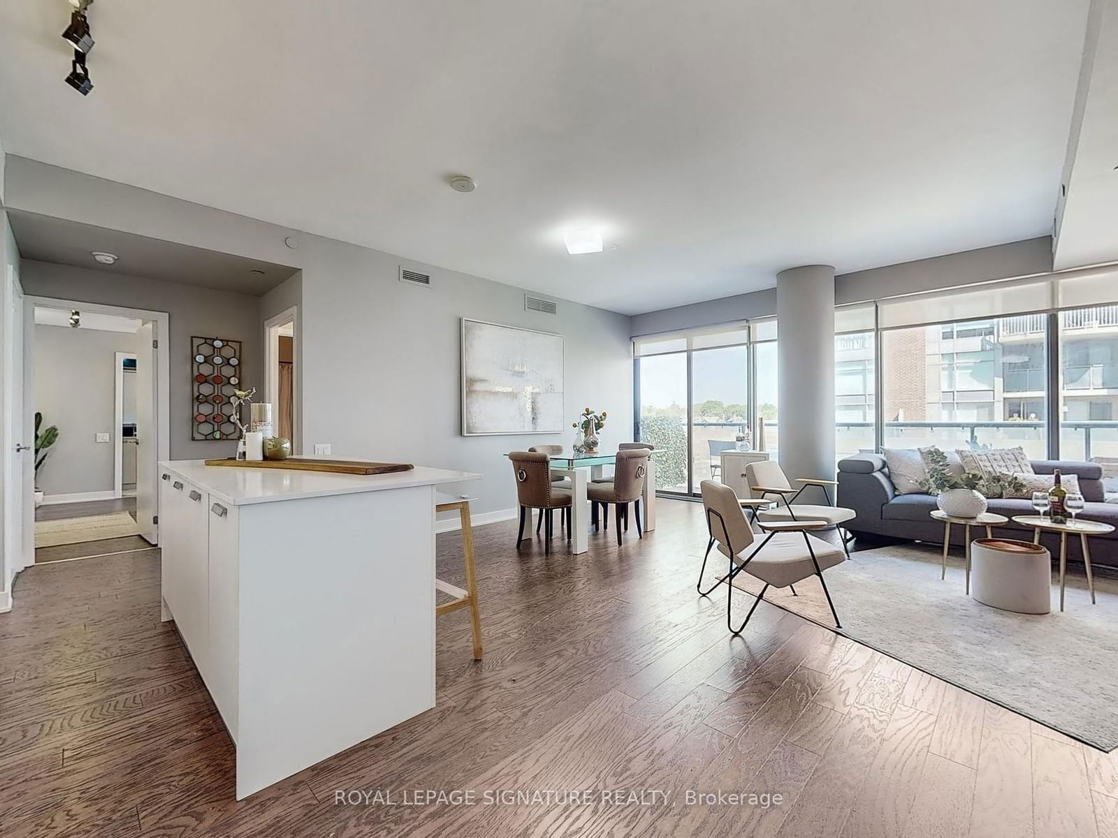 1815 Yonge St, unit 405 for sale