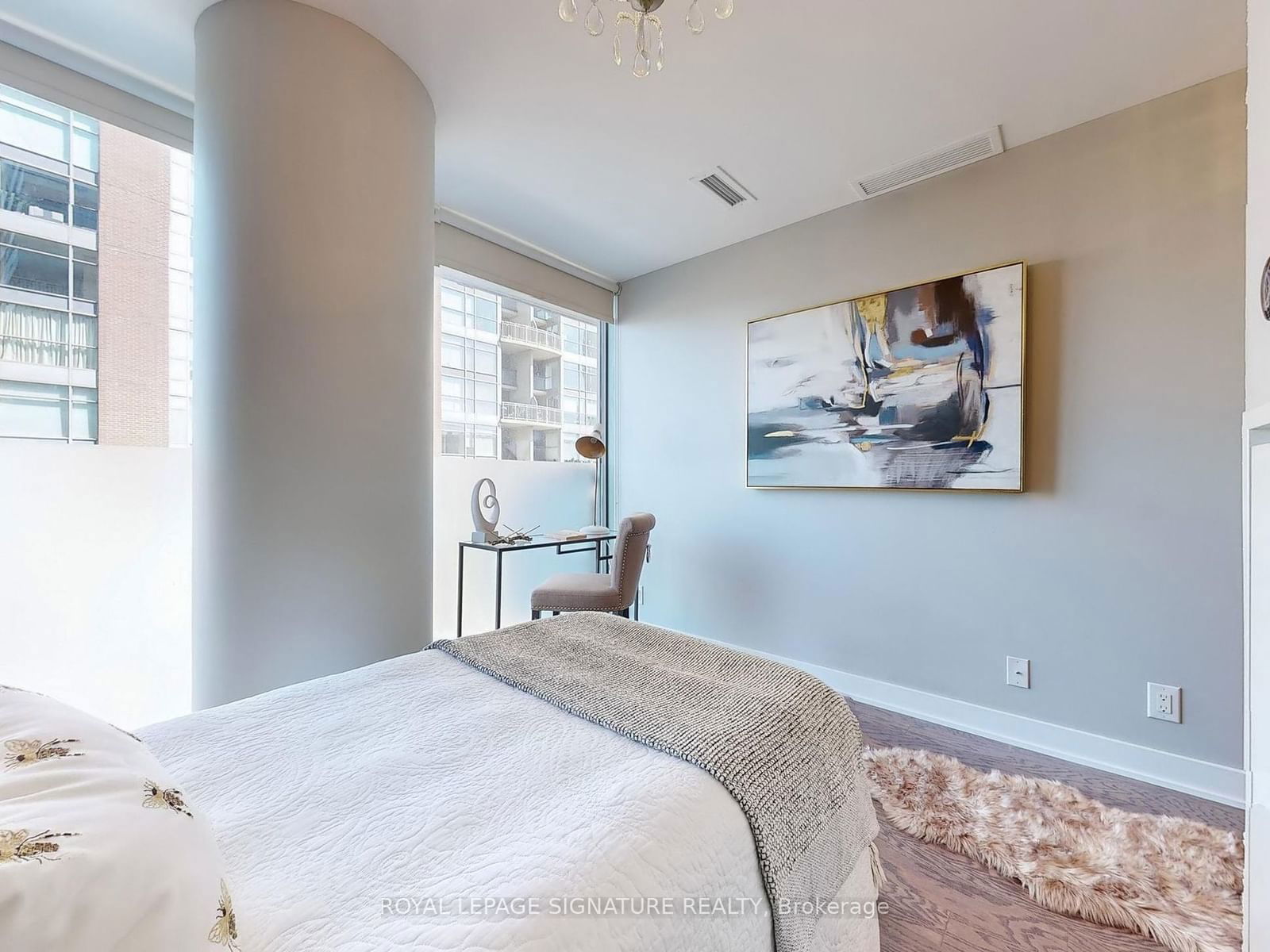 1815 Yonge St, unit 405 for sale