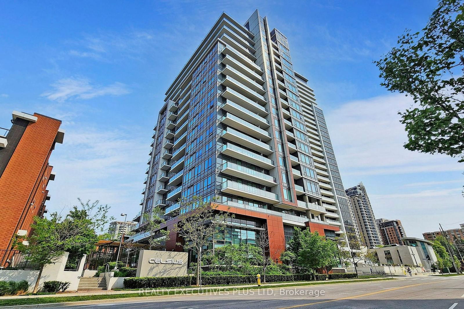 68 Canterbury Pl, unit 612 for sale - image #1