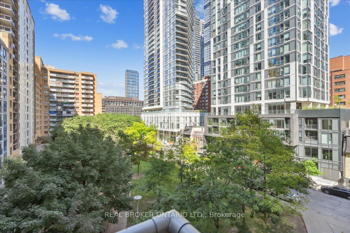 76 Shuter St, unit 501 for sale - image #2