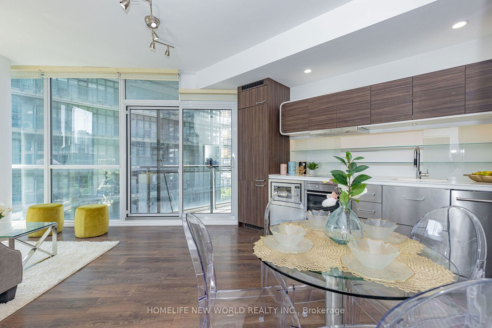 45 Charles St E, unit 1002 for sale