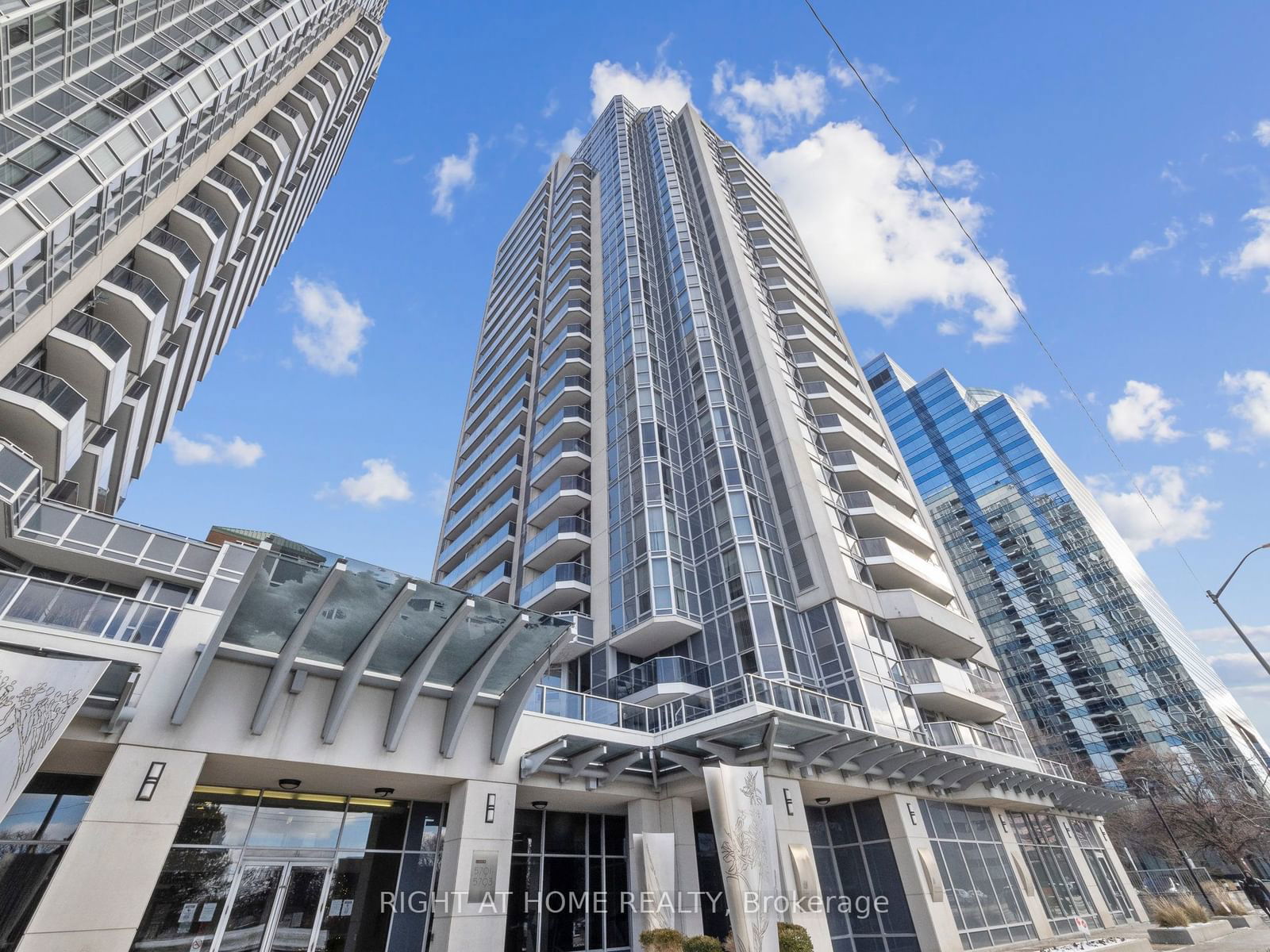 5793 Yonge St, unit 1902 for rent