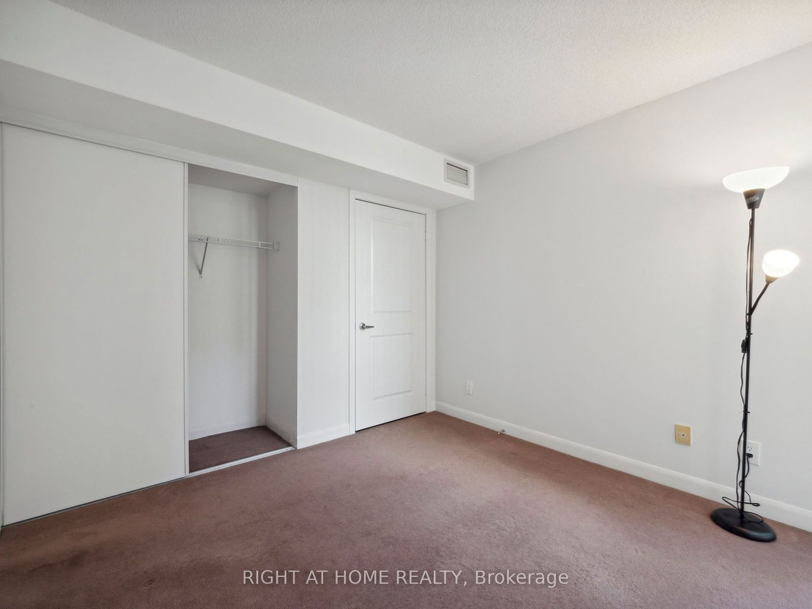 5793 Yonge St, unit 1902 for rent - image #26