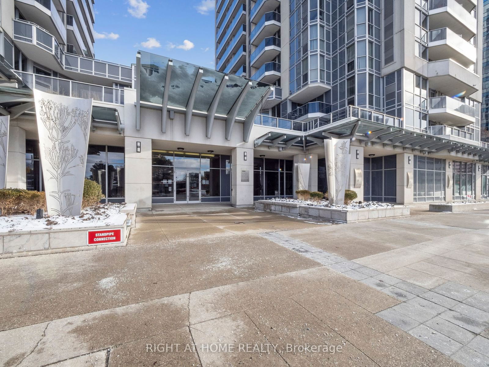 5793 Yonge St, unit 1902 for rent - image #3