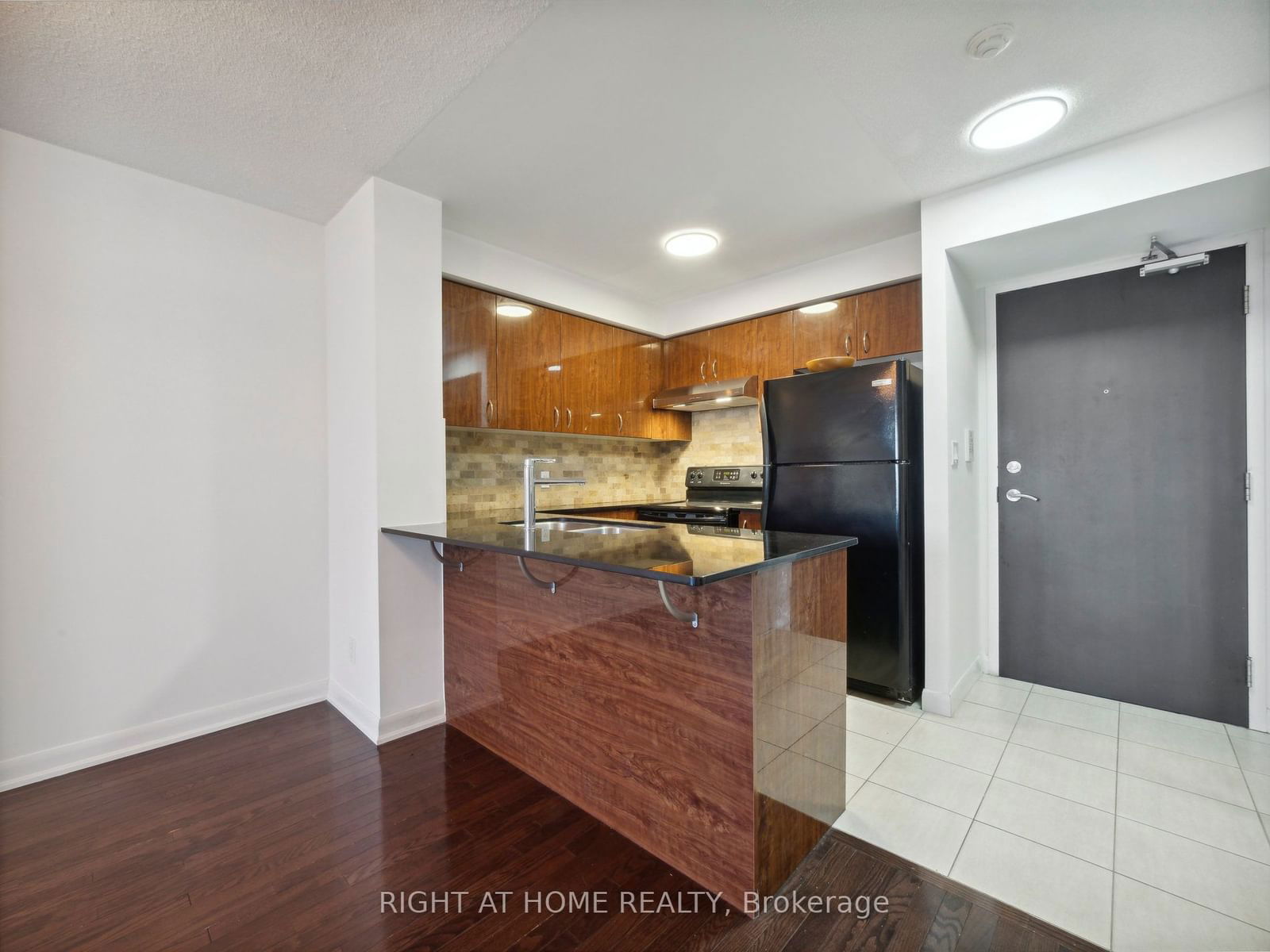 5793 Yonge St, unit 1902 for rent