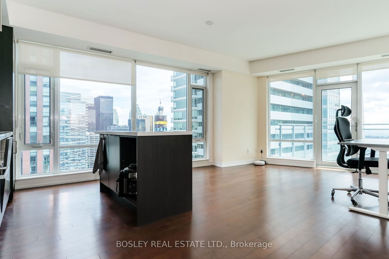 21 Widmer St, unit 3709 for rent - image #5