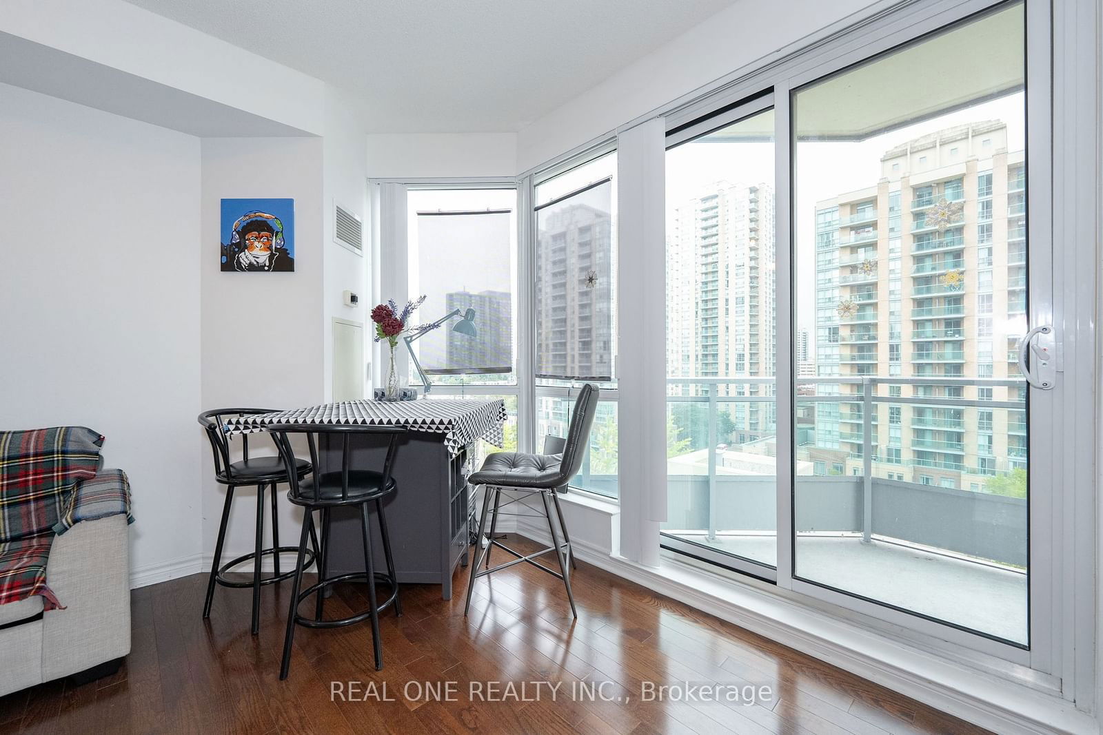 18 Holmes Ave, unit 811 for sale - image #18