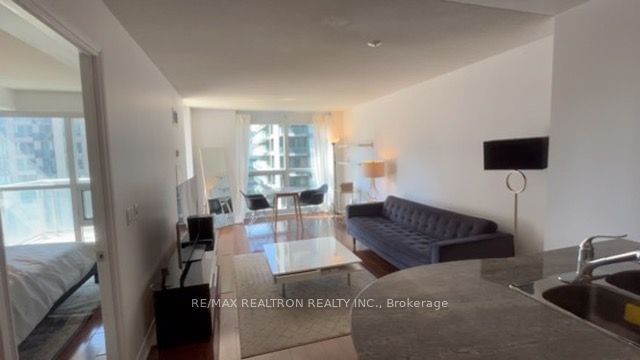 763 Bay St, unit 2610 for rent