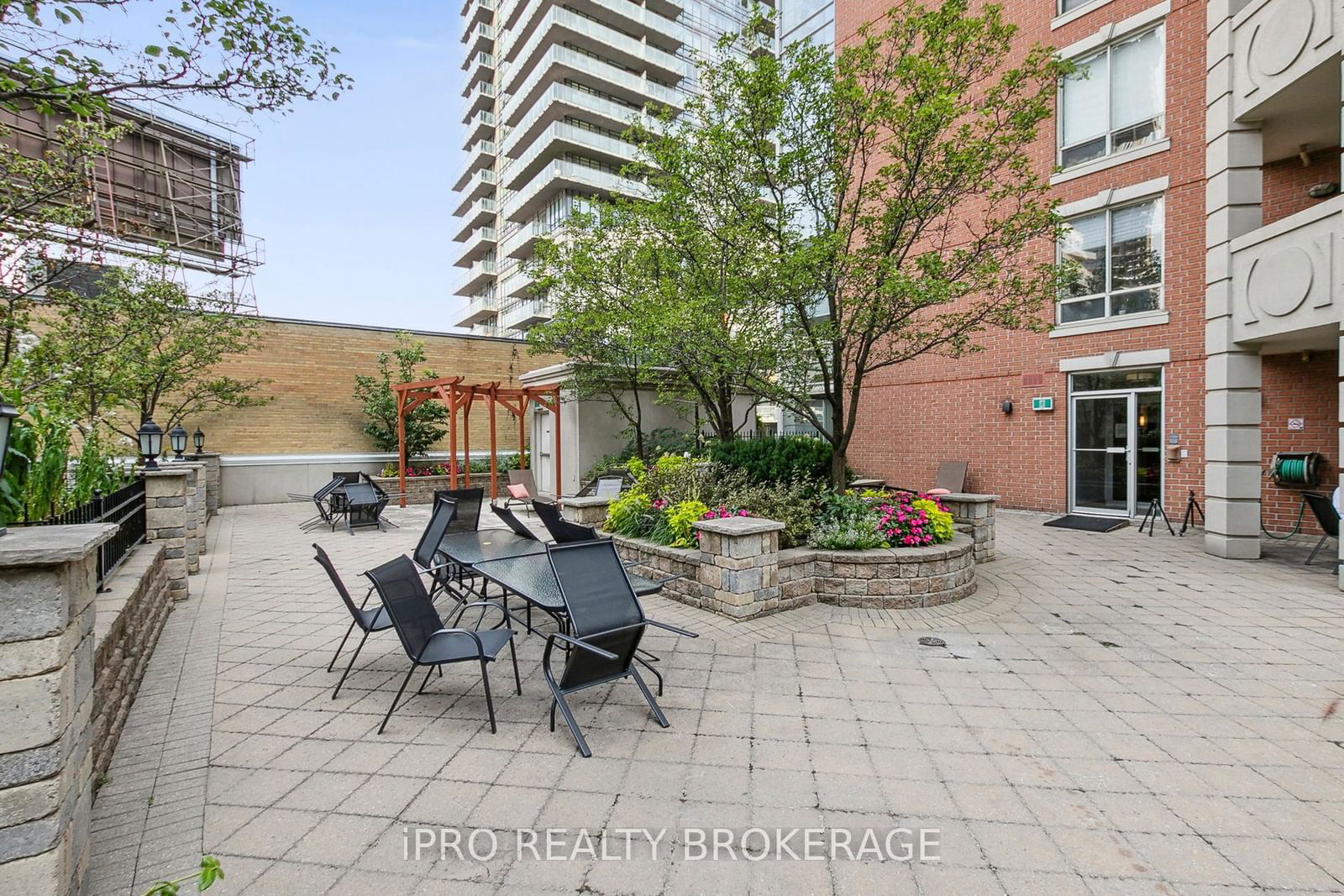 20 COLLIER St, unit 502 for sale - image #26