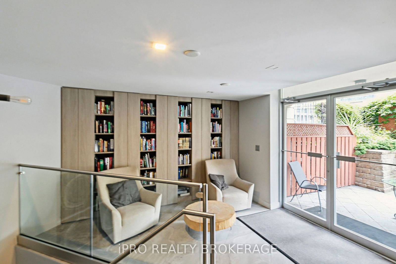 20 COLLIER St, unit 502 for sale - image #3