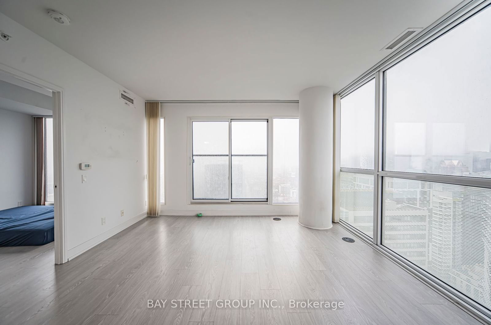 181 Dundas St E, unit 4110 for rent - image #12