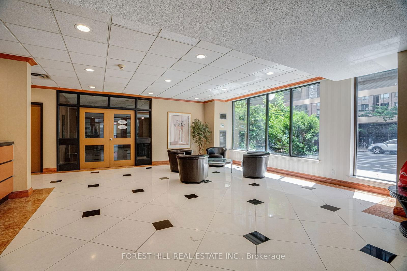 633 Bay St, unit 2212 for sale - image #3