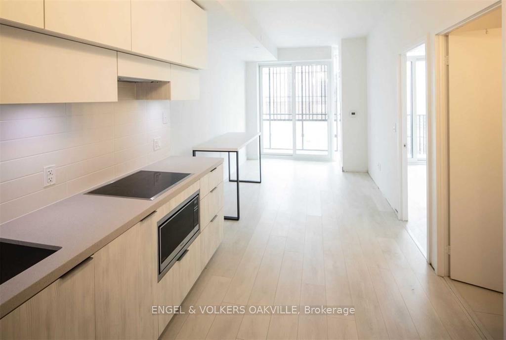 8 Eglinton East Ave, unit 1310 for rent - image #2