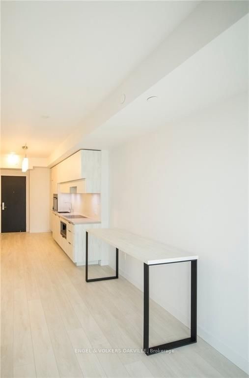 8 Eglinton East Ave, unit 1310 for rent - image #4