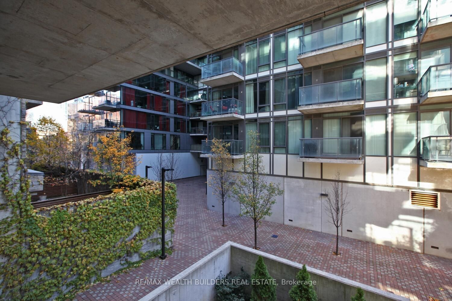 461 Adelaide St W, unit 237 for rent - image #23