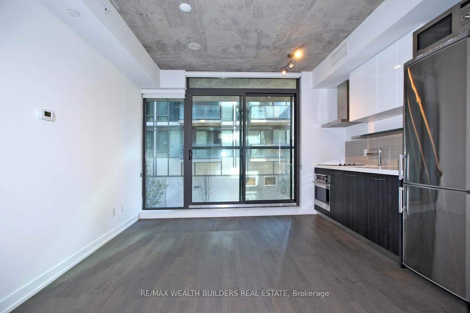 461 Adelaide St W, unit 237 for rent - image #4