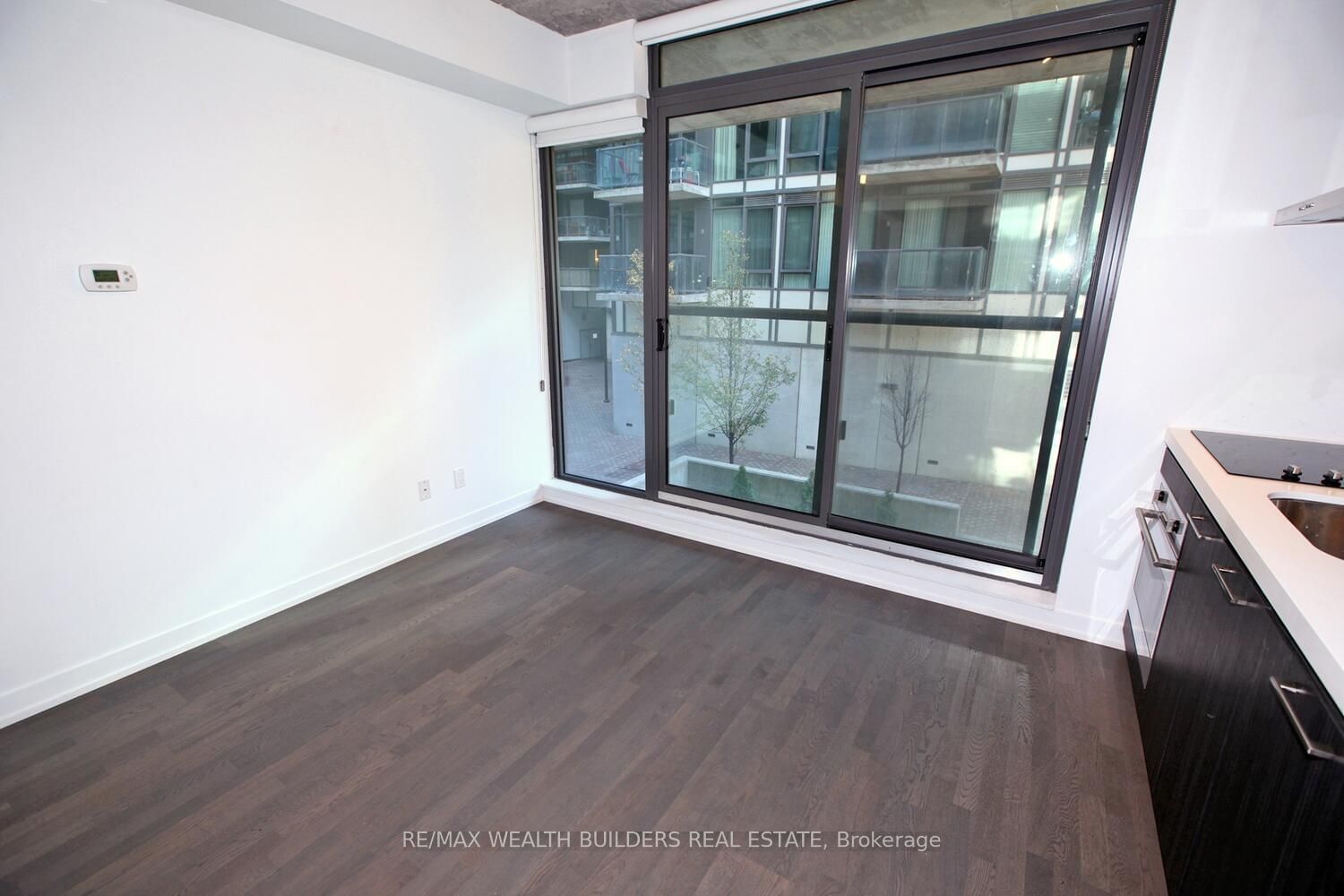 461 Adelaide St W, unit 237 for rent - image #8