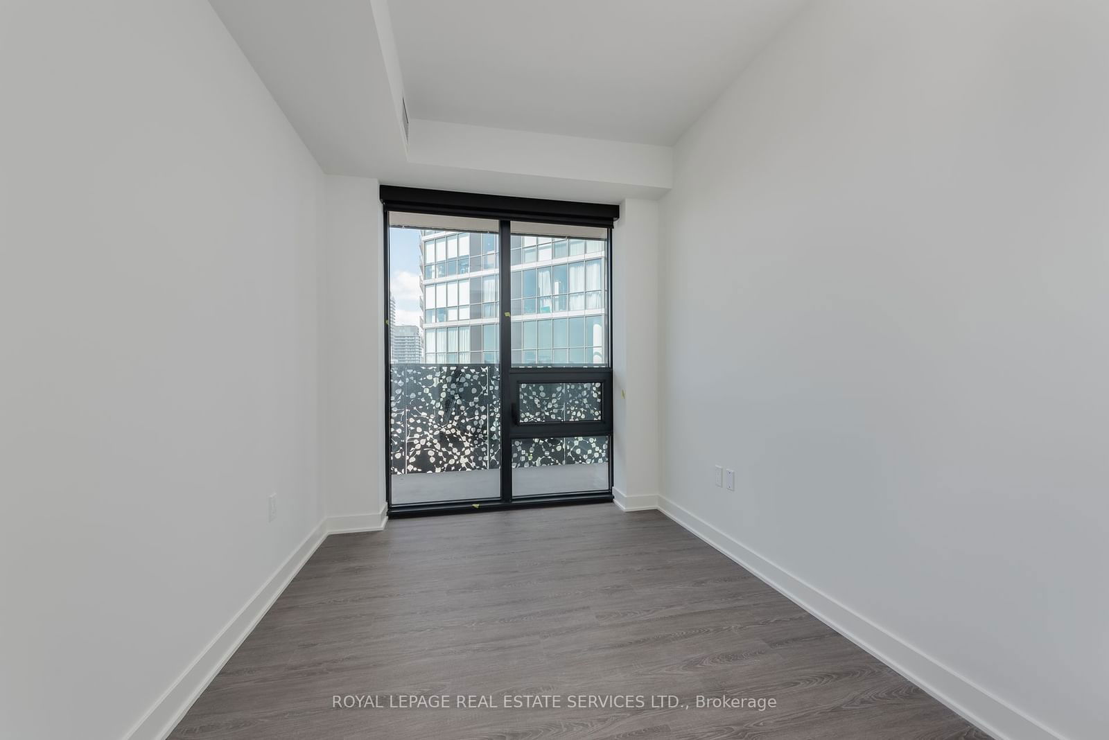 55 Charles St E, unit 3306 for rent