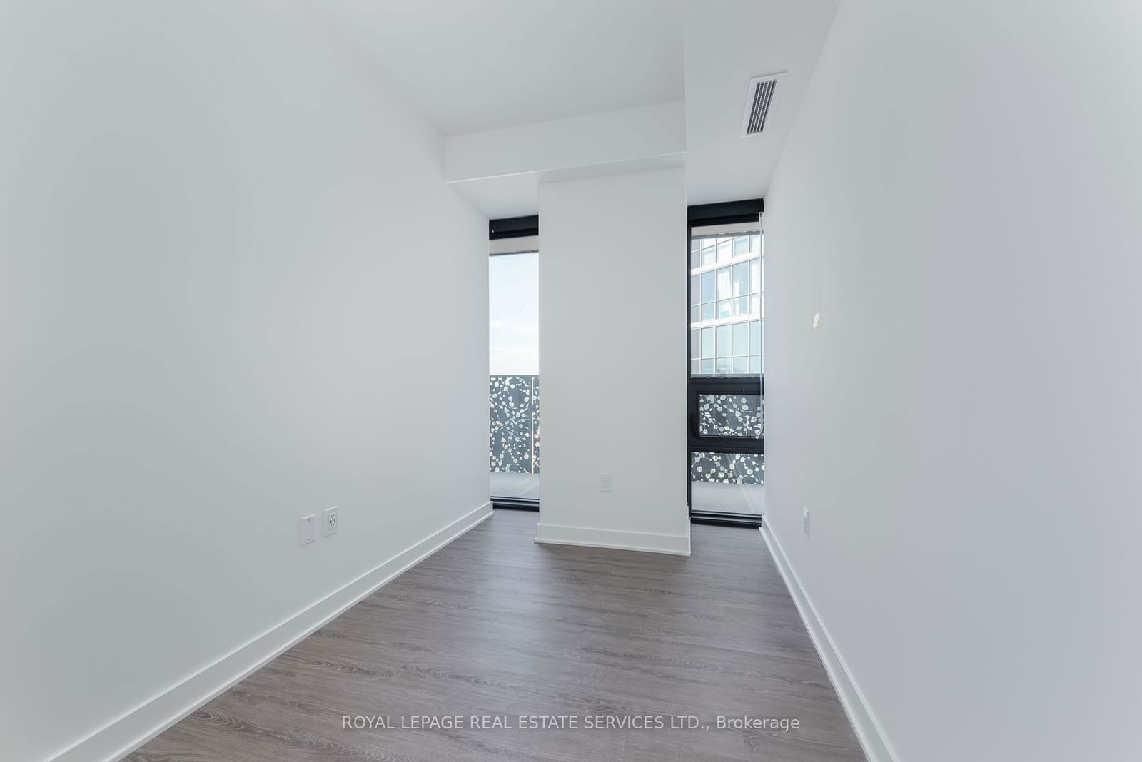 55 Charles St E, unit 3306 for rent