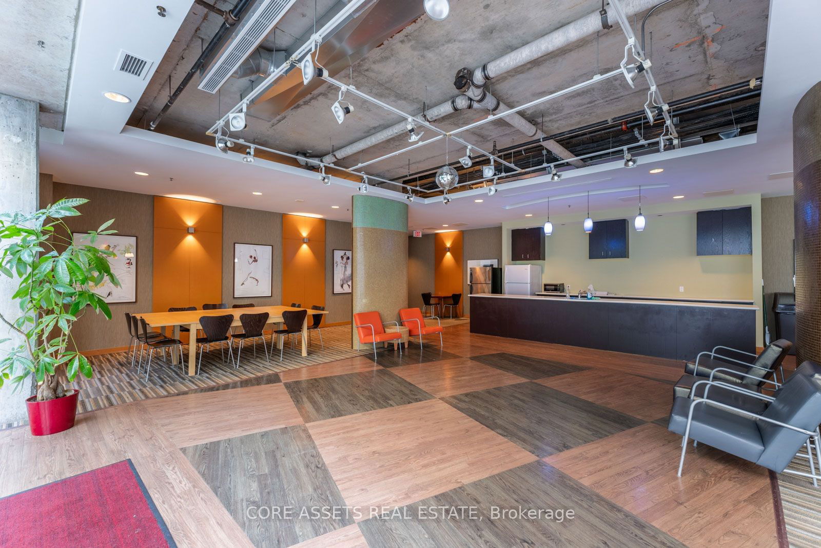 954 King St W, unit 114 for sale - image #32