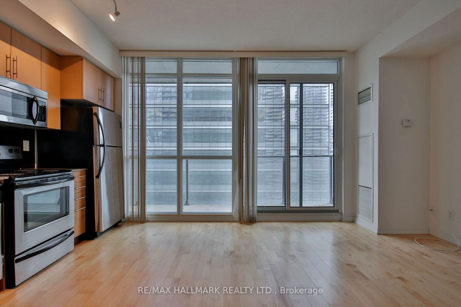 65 Bremner Blvd, unit 2407 for rent - image #10