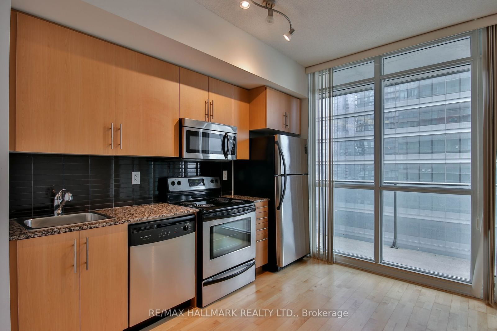 65 Bremner Blvd, unit 2407 for rent - image #11