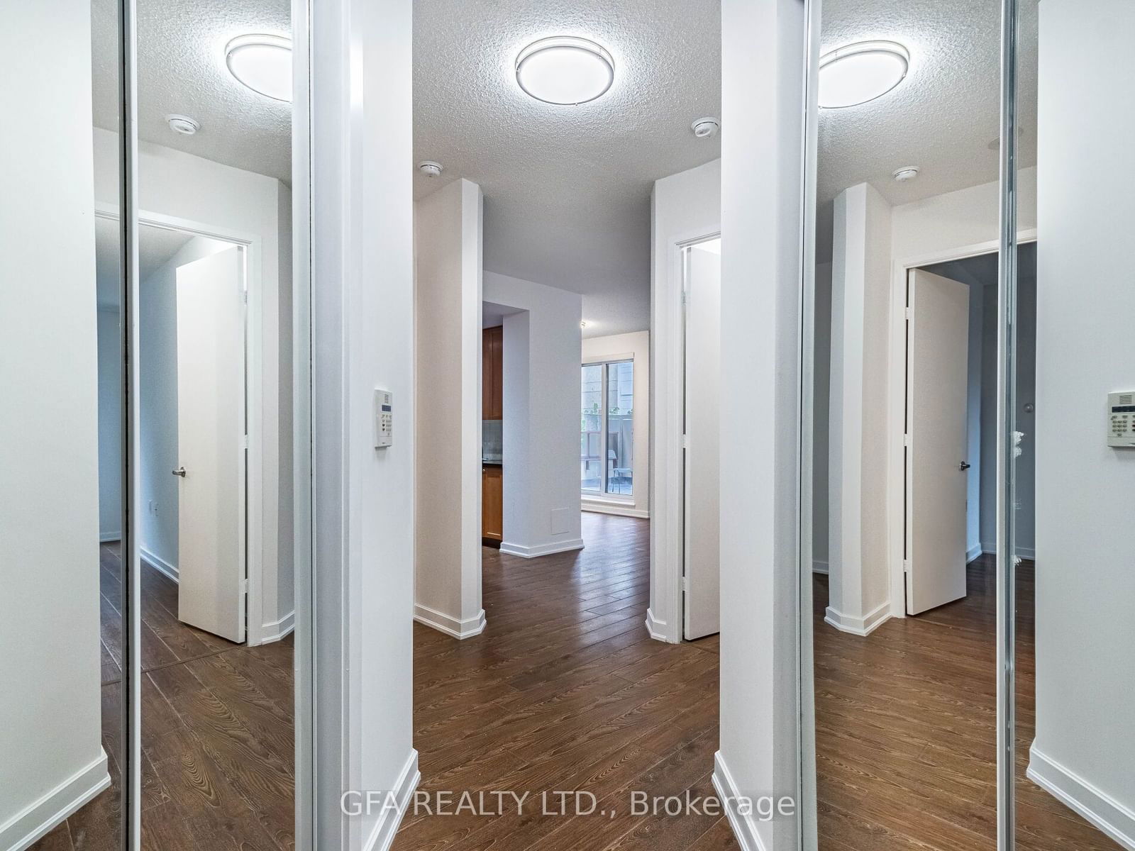 85 Bloor St E, unit 302 for rent - image #4