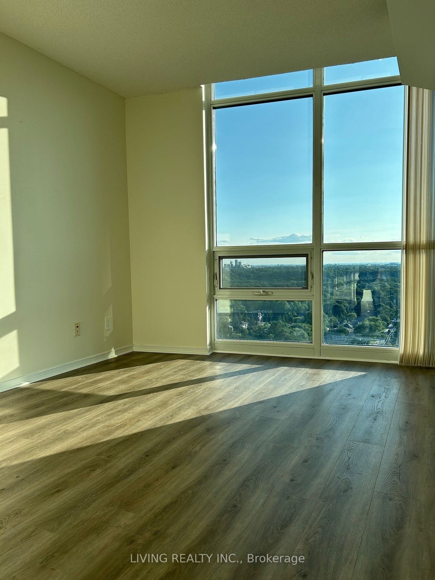 28 Harrison Garden Blvd, unit 2508 for rent - image #4