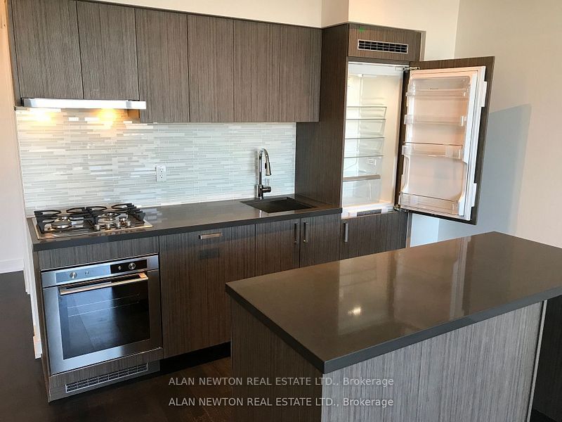 501 St Clair Ave W, unit 808 for rent