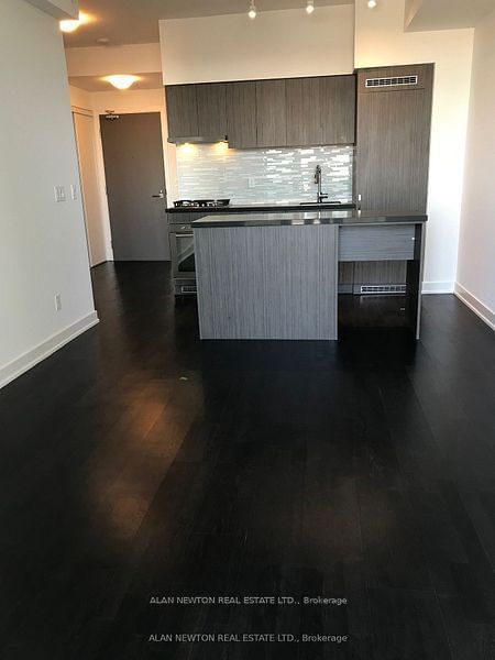 501 St Clair Ave W, unit 808 for rent