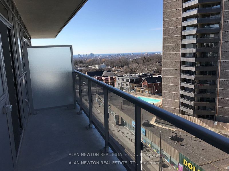 501 St Clair Ave W, unit 808 for rent