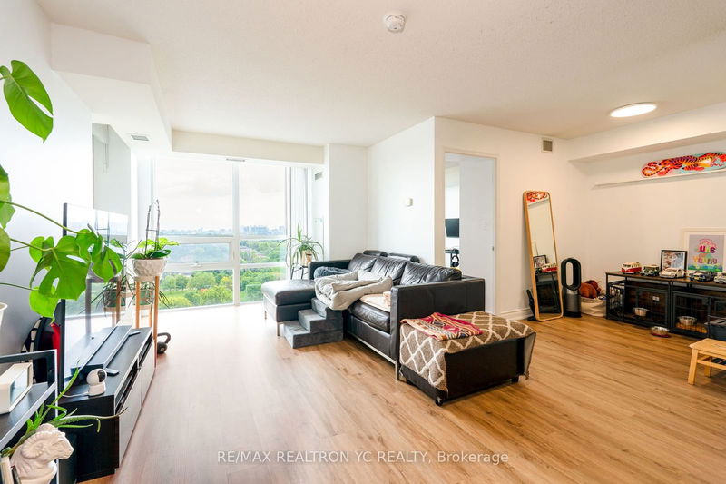 35 Hollywood Ave, unit 2022 for sale - image #1