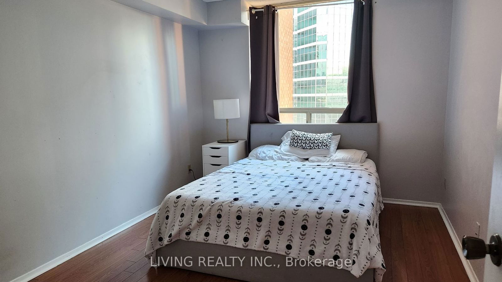 633 Bay St, unit 1021 for rent - image #11