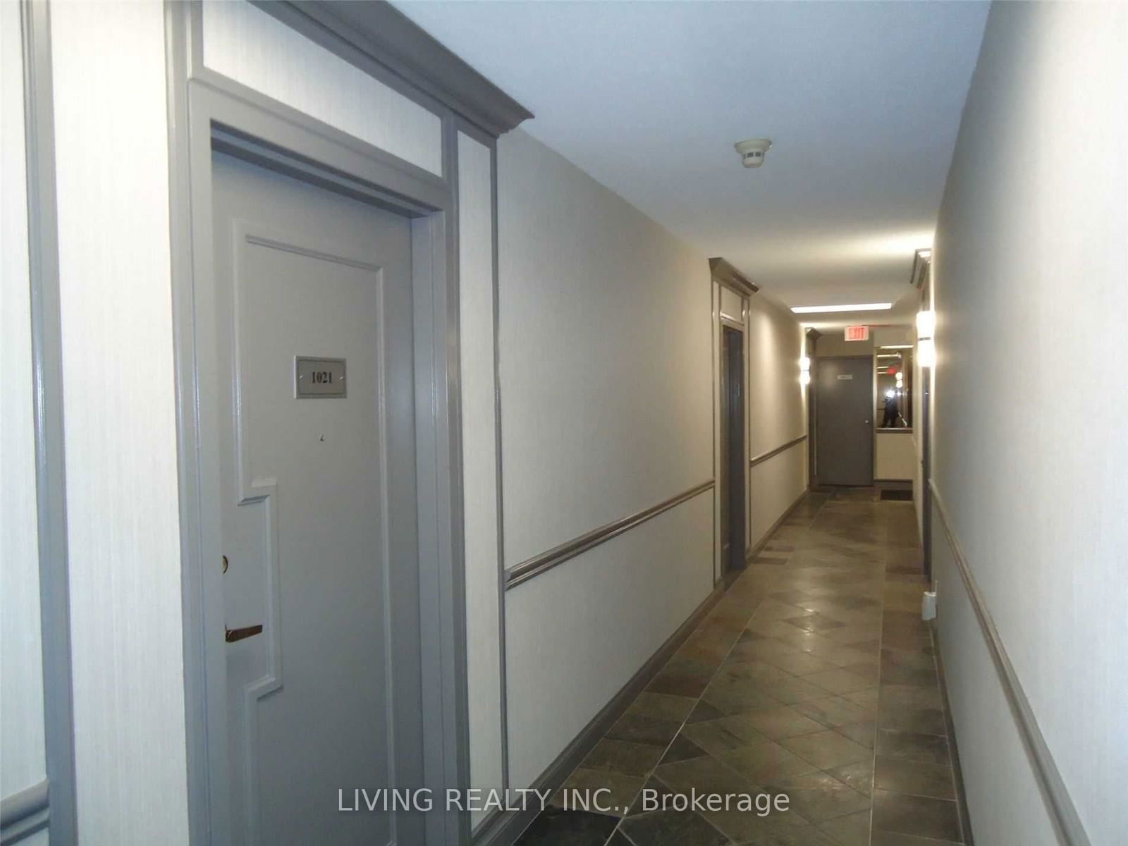 633 Bay St, unit 1021 for rent