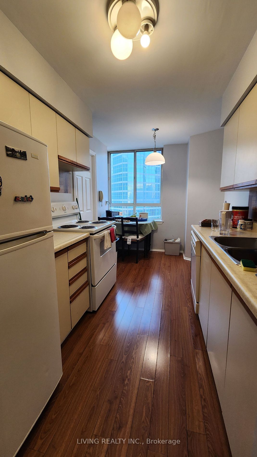 633 Bay St, unit 1021 for rent - image #6