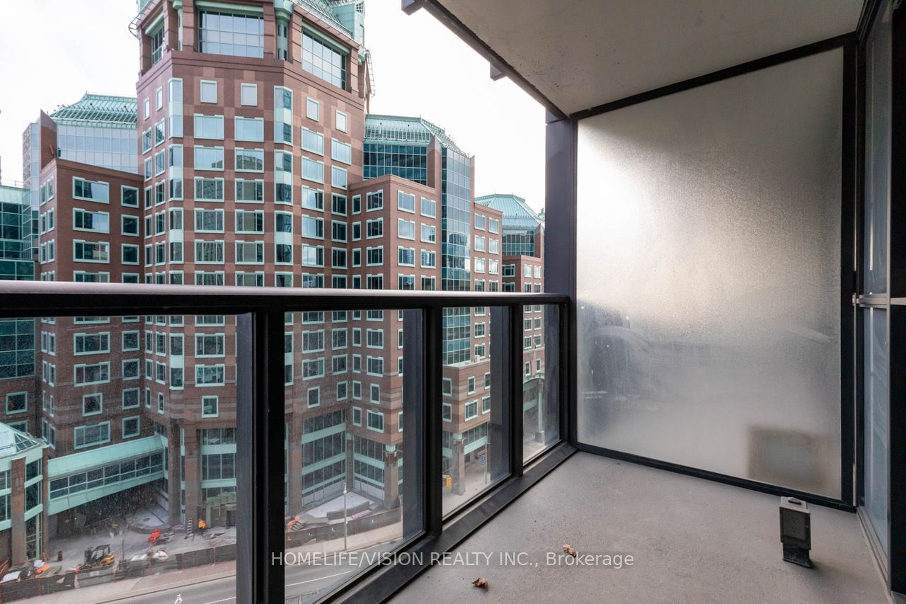 110 Charles St E, unit 1009 for rent