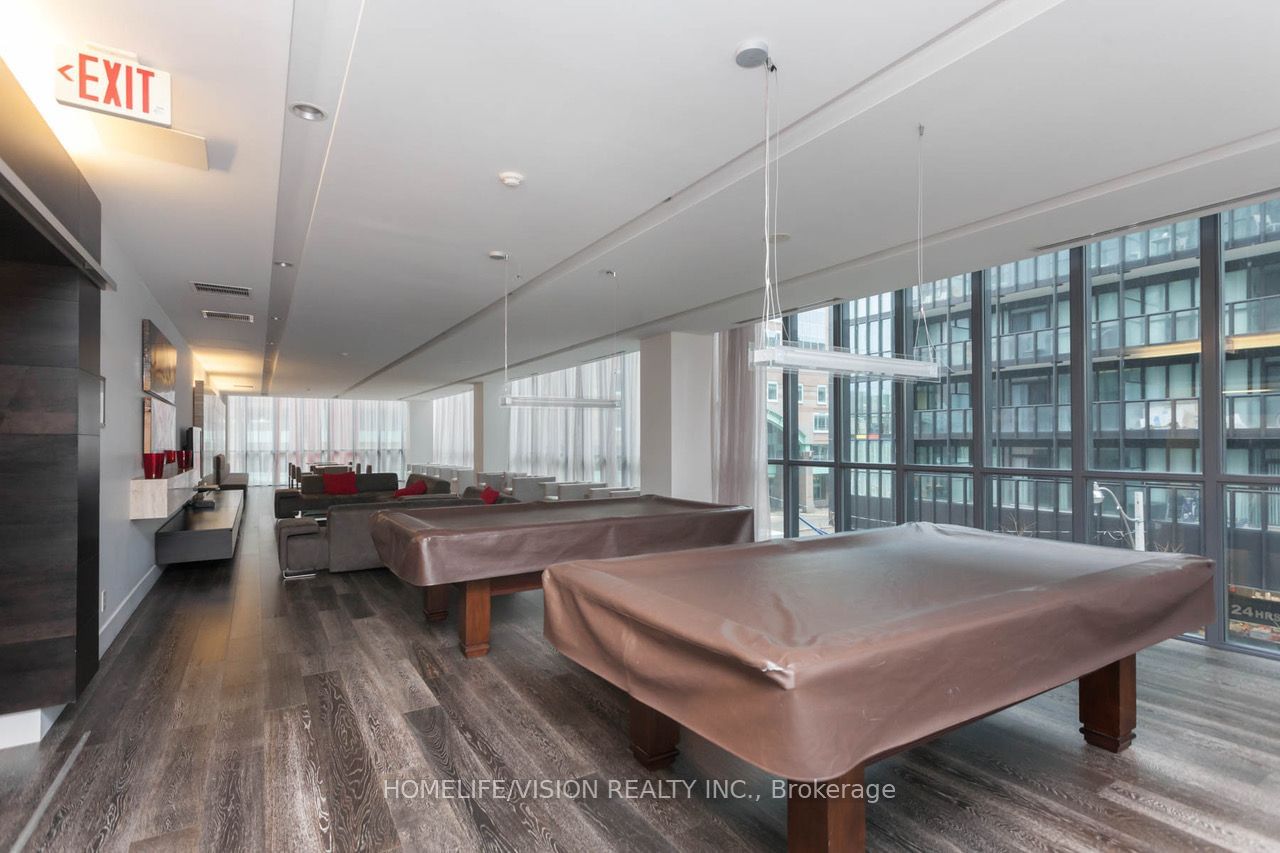 110 Charles St E, unit 1009 for rent