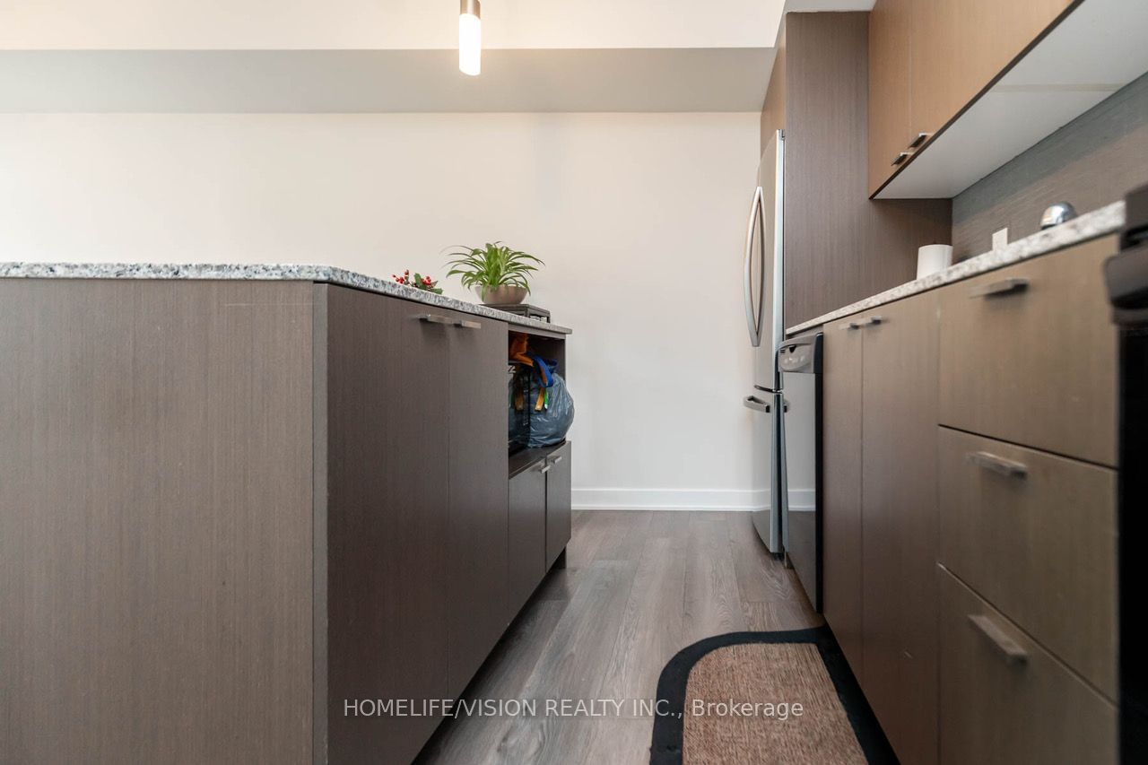 110 Charles St E, unit 1009 for rent