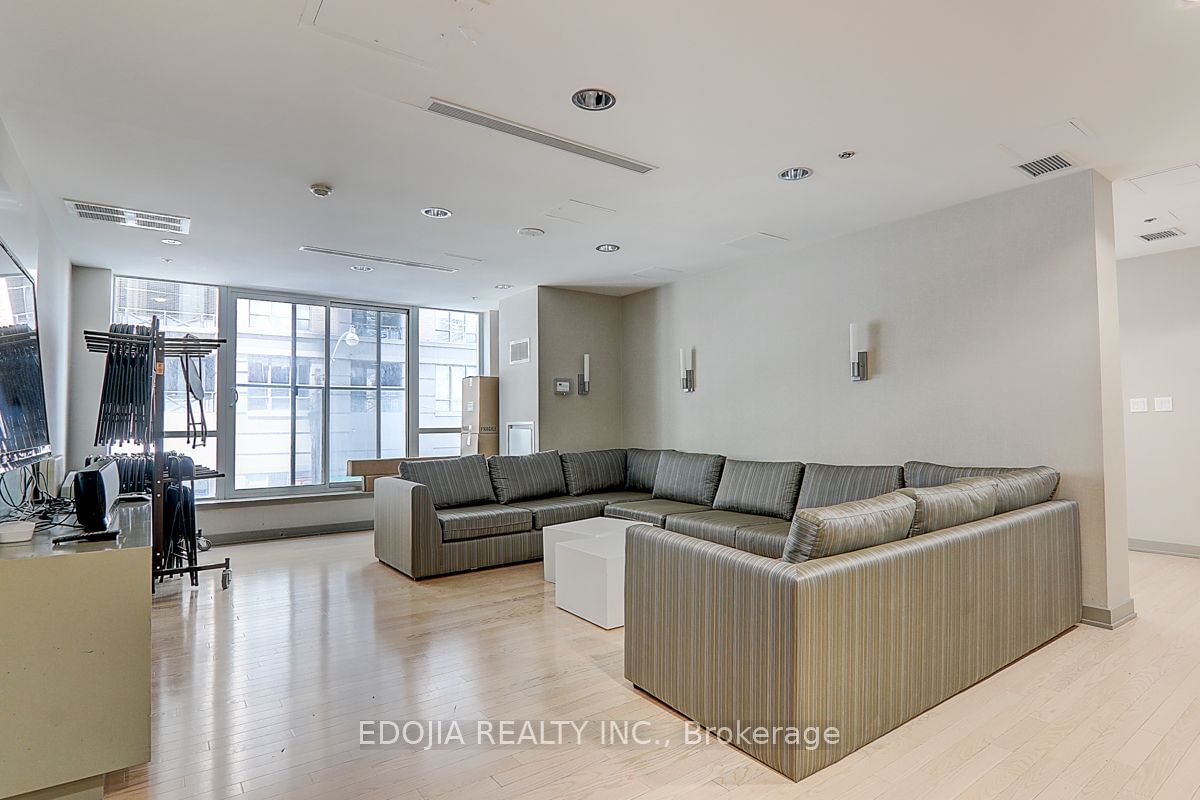 126 Simcoe St, unit 2809 for sale - image #36