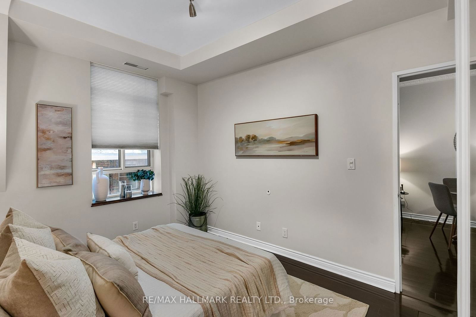 135 Maitland St, unit 203 for sale - image #26