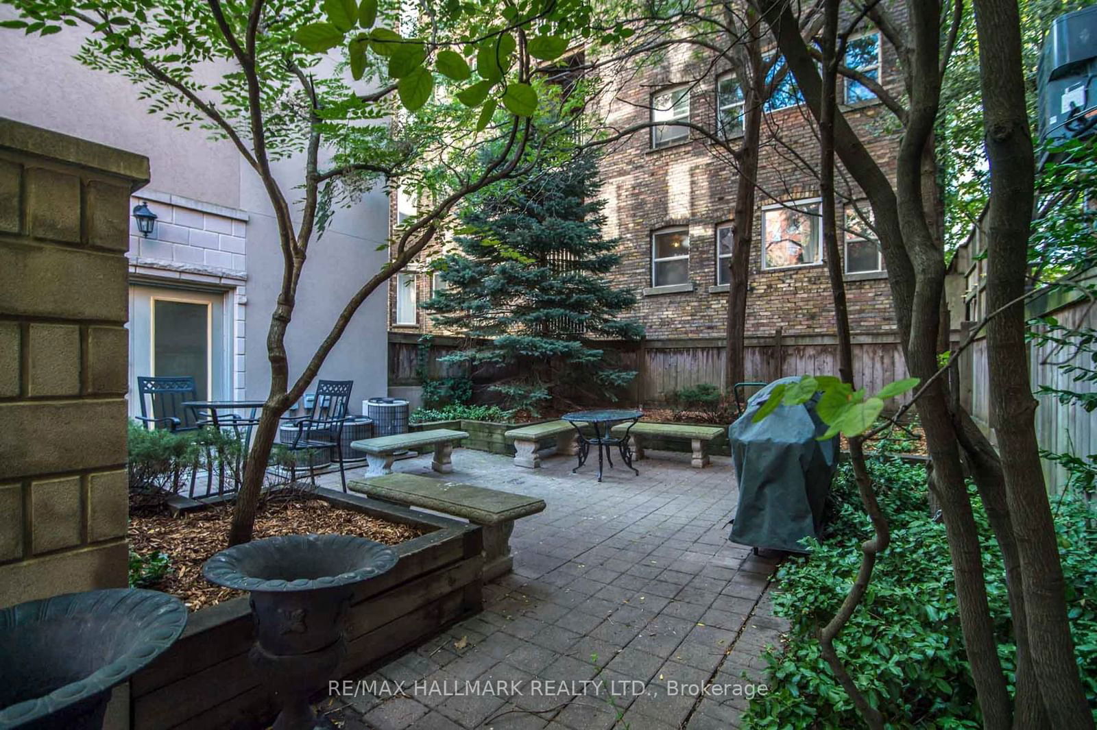 135 Maitland St, unit 203 for sale - image #31