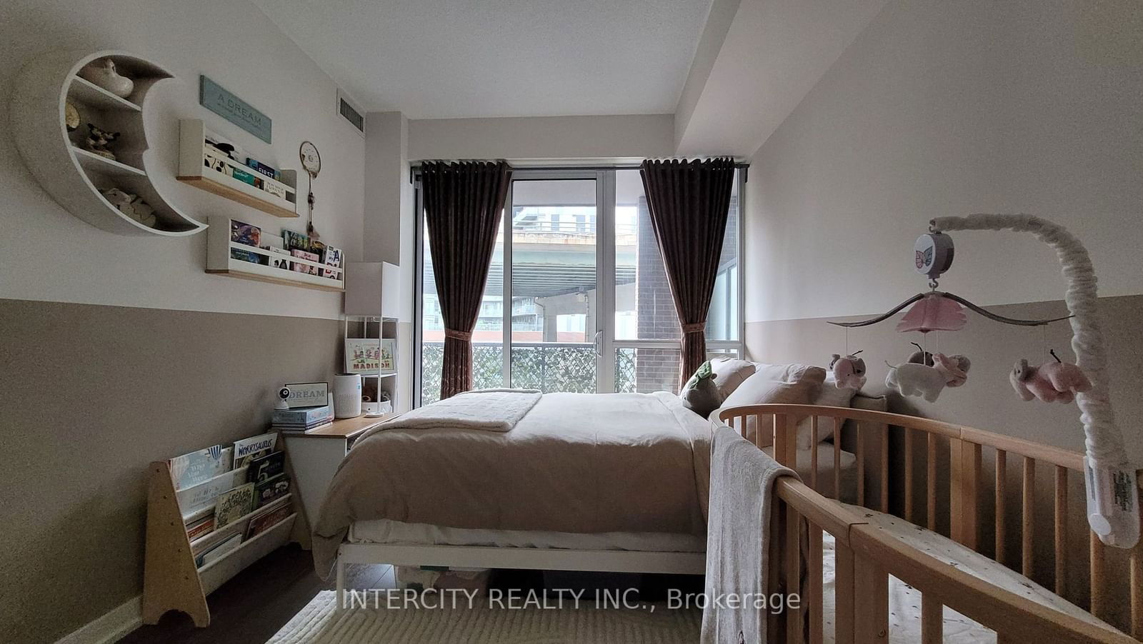 20 Bruyeres Mews, unit 333 for sale - image #4