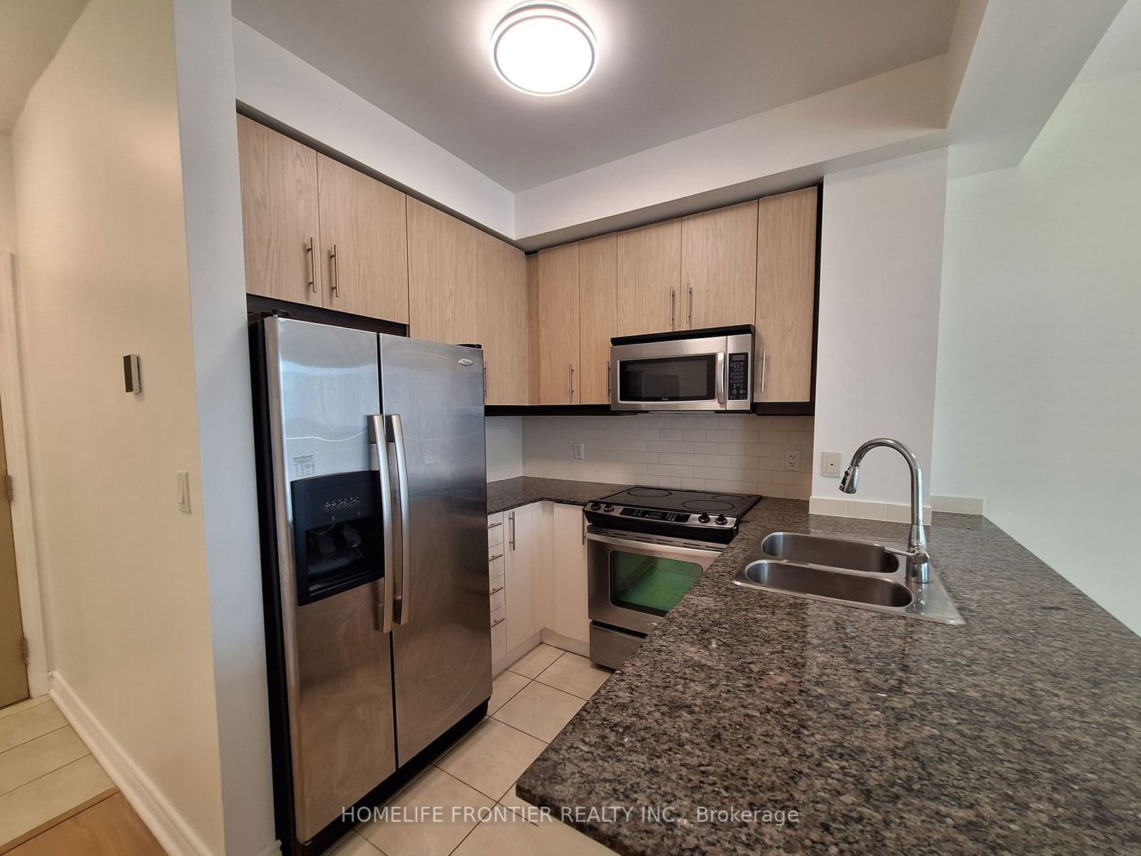 18 Holmes Ave, unit 1009 for rent - image #5