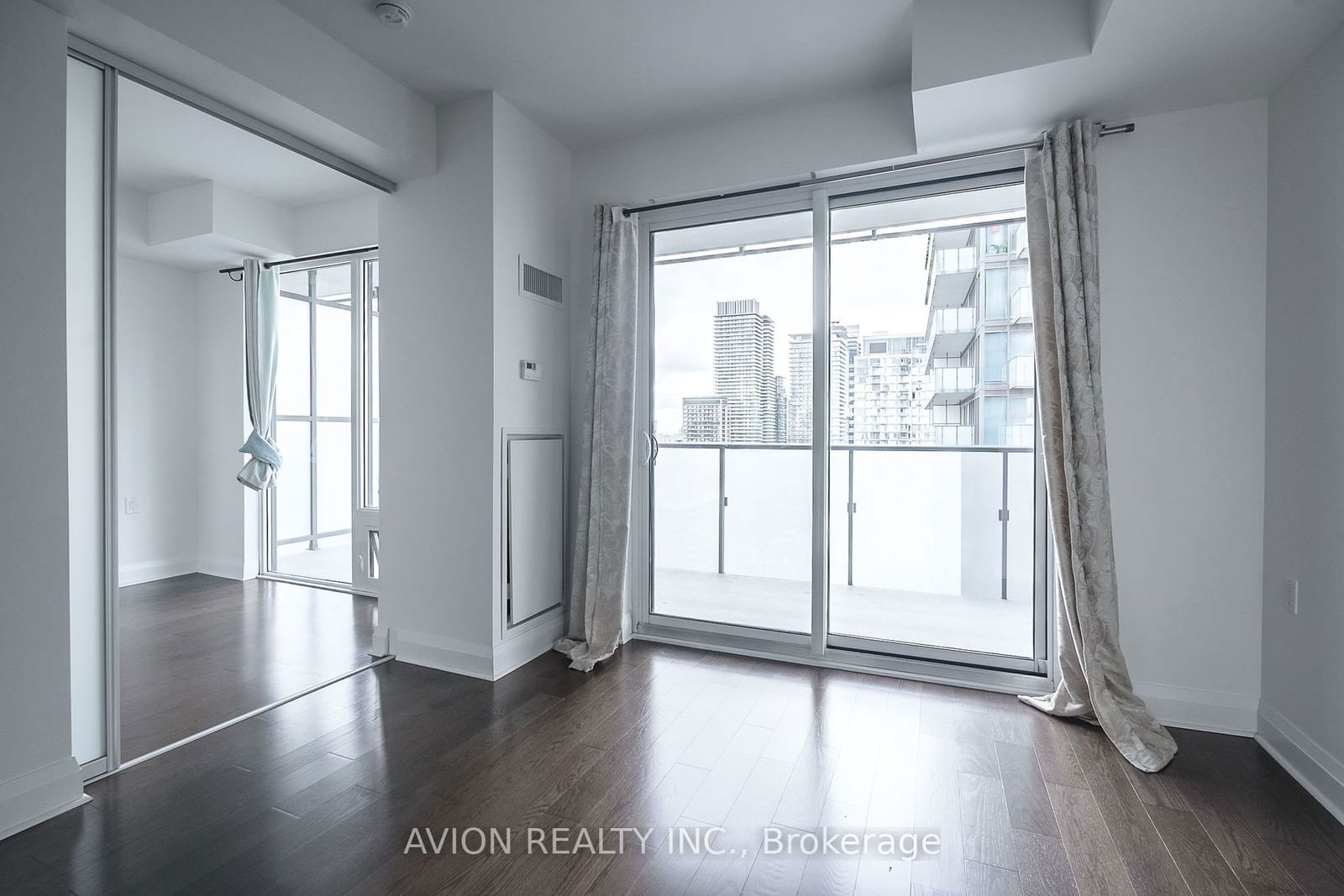 65 St Mary St, unit 2701 for sale - image #8