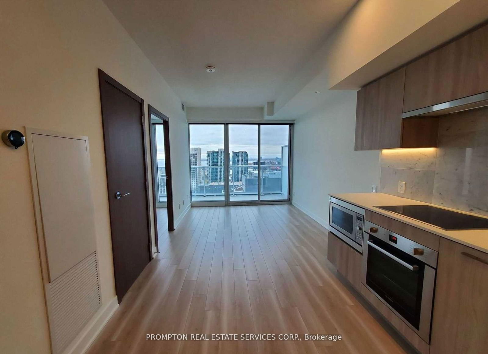 19 Bathurst St, unit 3501 for rent - image #4