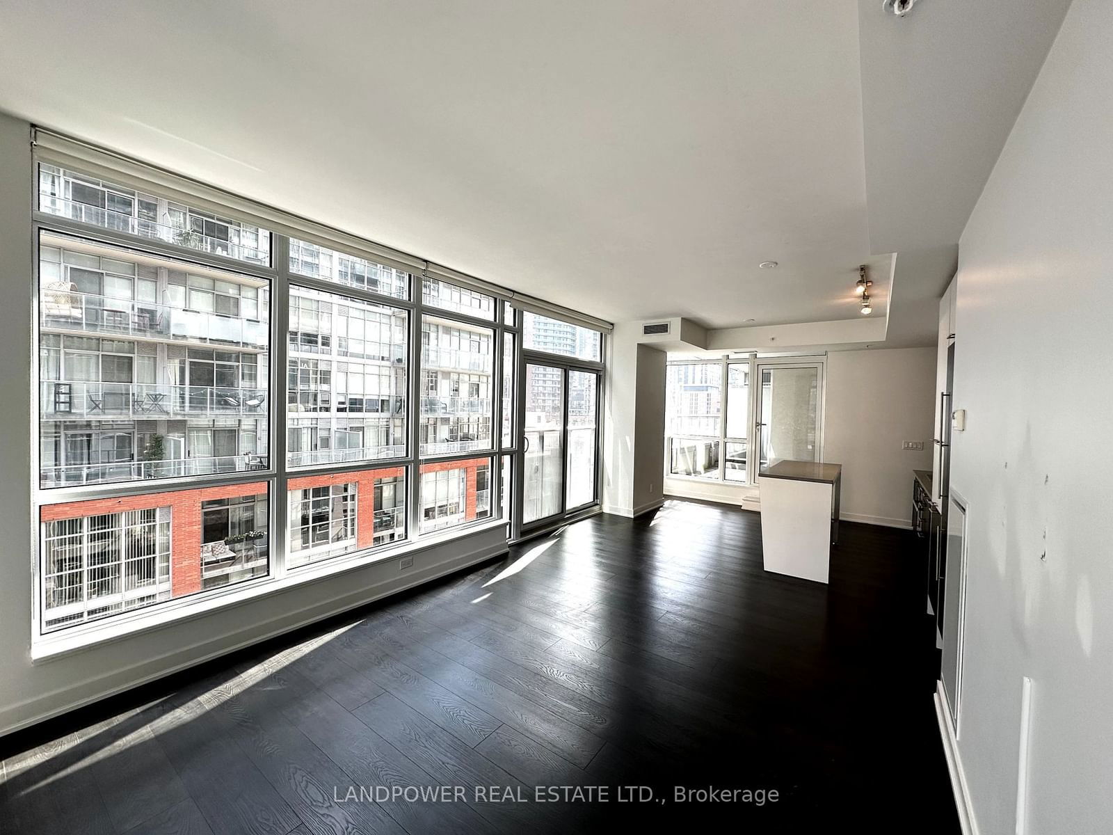 30 Nelson St, unit 704 for rent - image #3