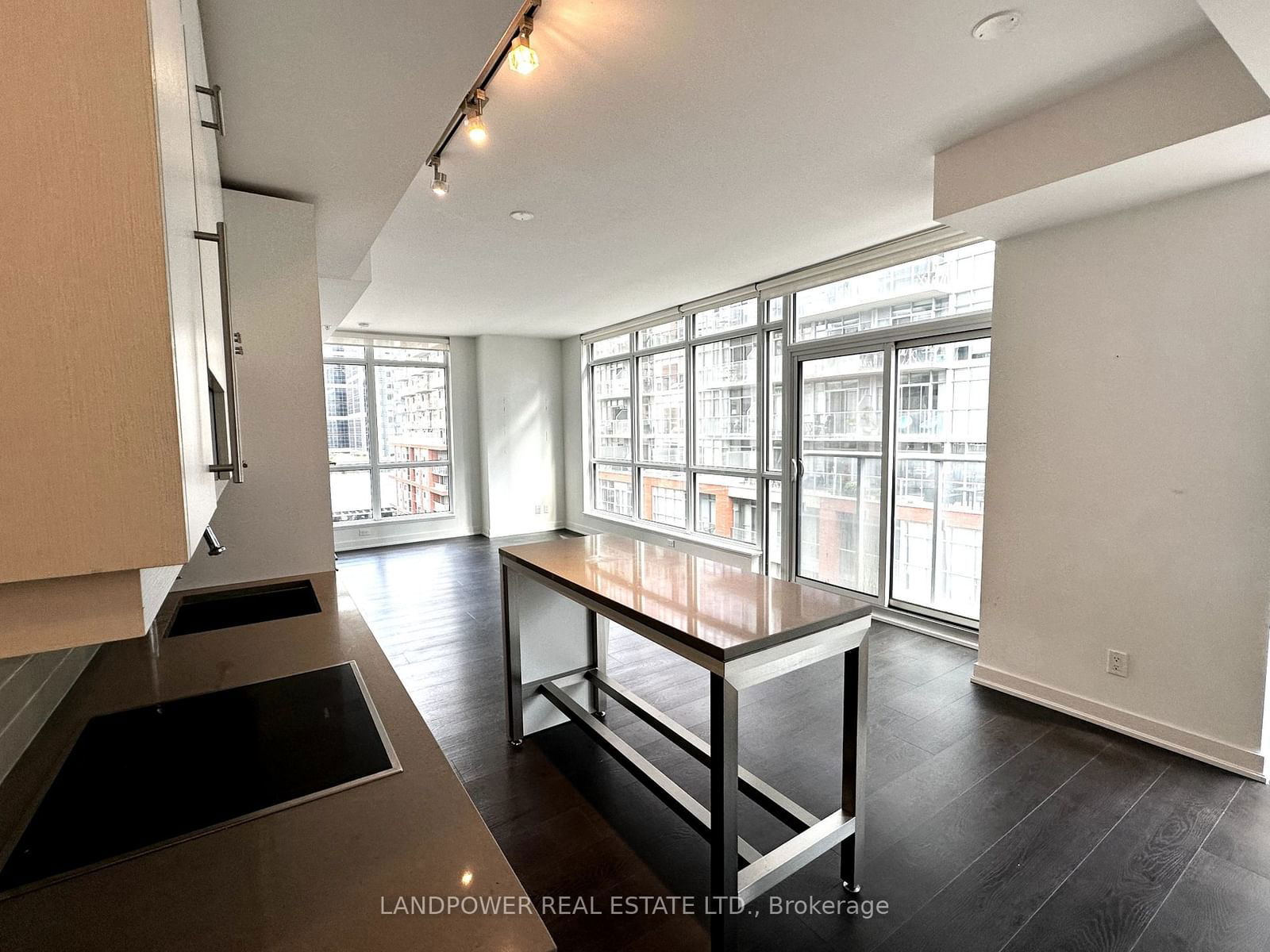 30 Nelson St, unit 704 for sale - image #4