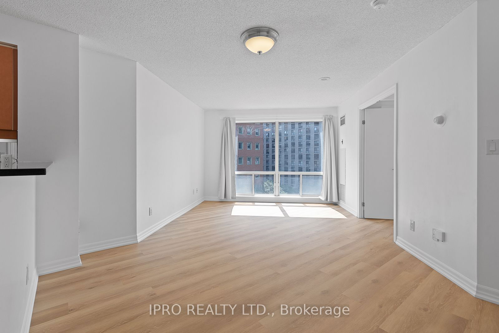 300 Bloor St E, unit 1109 for rent - image #10