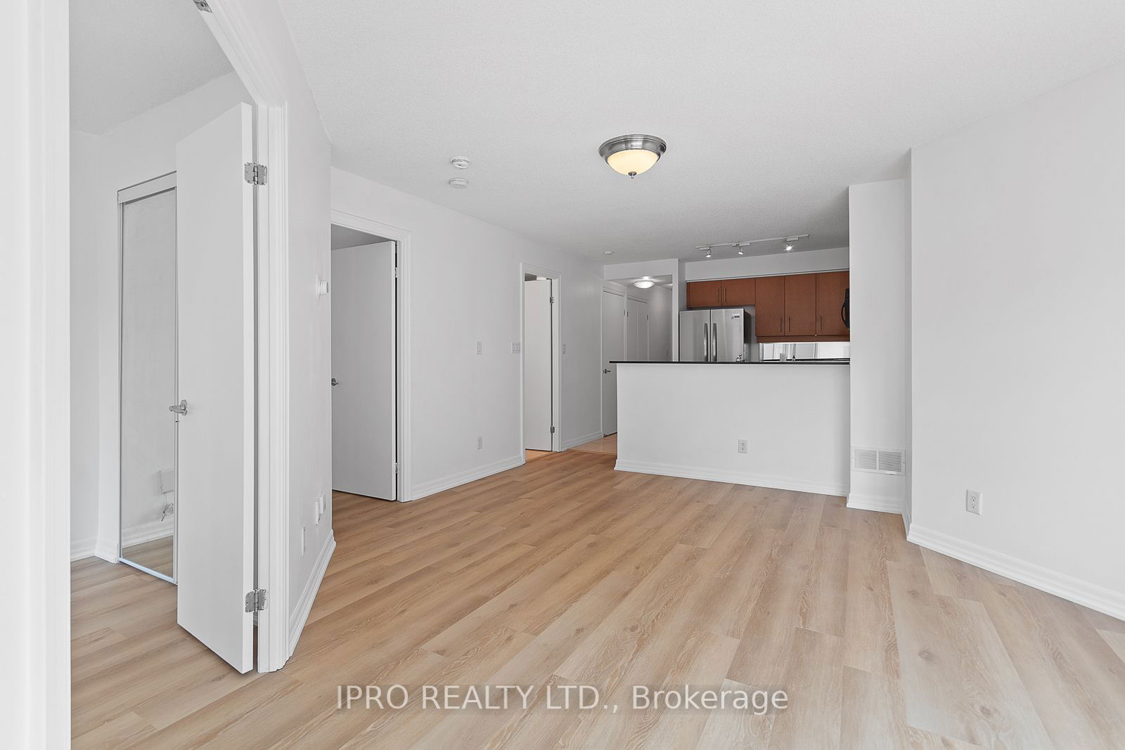 300 Bloor St E, unit 1109 for rent - image #13