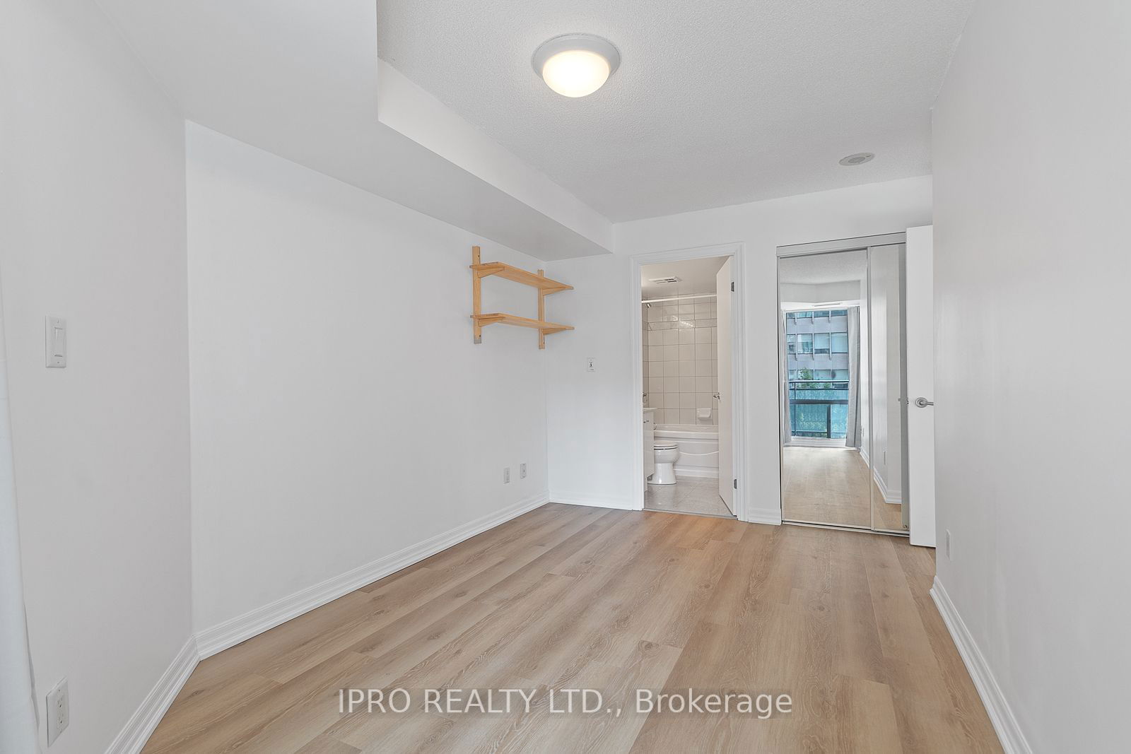 300 Bloor St E, unit 1109 for rent - image #17